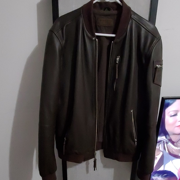 Clean leather jacket - Picture 4 of 5